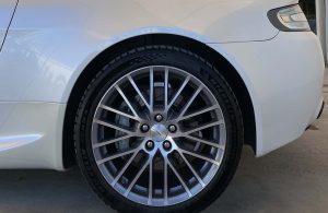 Aston Martin Vantage (13)