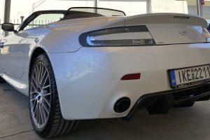 Aston Martin Vantage (14)