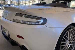Aston Martin Vantage (17)