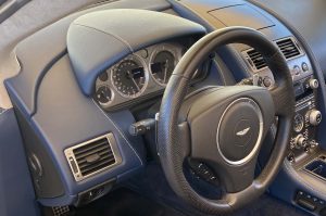 Aston Martin Vantage (24)
