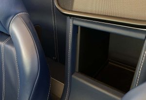 Aston Martin Vantage (33)
