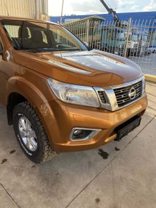Nissan Navara Orange (3)