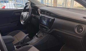 Toyota Auris Black (12)