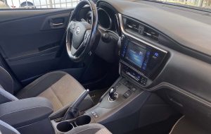 Toyota Auris Black (13)