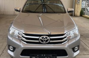 Toyota Hilux Gray (1)