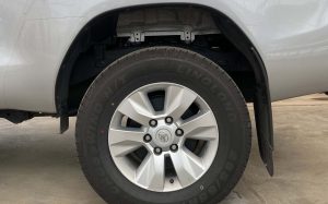 Toyota Hilux Gray (5)
