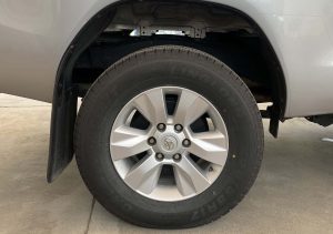 Toyota Hilux Gray (9)