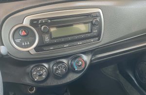 Toyota Yaris White (10)