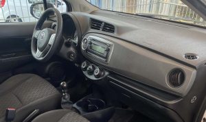 Toyota Yaris White (12)