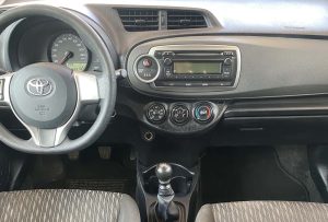 Toyota Yaris White (14)