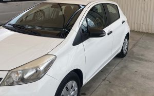 Toyota Yaris White (3)