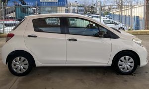 Toyota Yaris White (5)