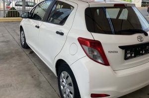 Toyota Yaris White (8)