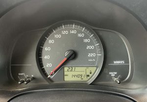 Toyota Yaris White (9)