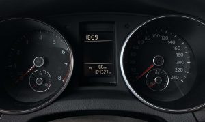 Volkswagen Golf White (13)