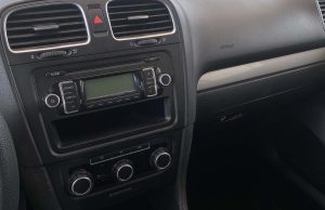 Volkswagen Golf White (14)